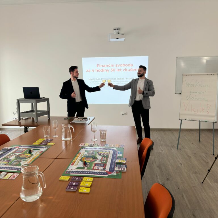 Lektoři Tomáš Zajkaš a Matěj Král zahajují workshop